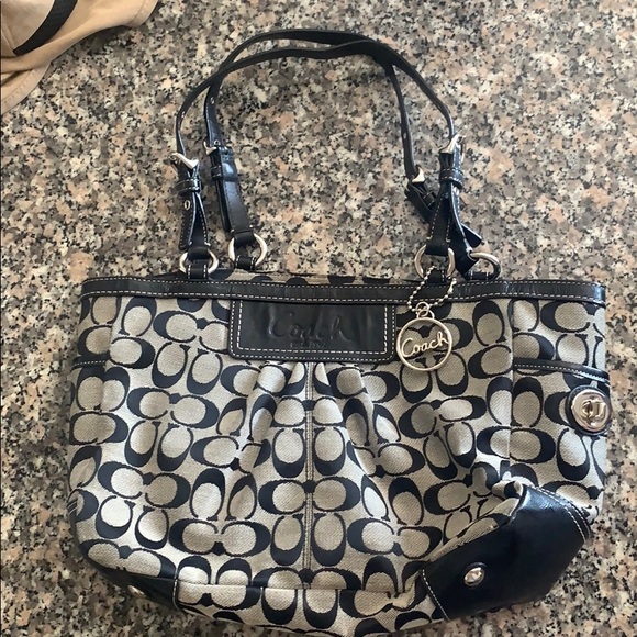 Classic Coach Handbag Purse Great condition - Picture 1 of 11